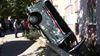 Dolmuş, bahçeye uçtu: 4 yaralı