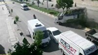 Kamyonet refüjden böyle aştı... Faciadan son anda dönüldü