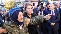 Eşini son yolculuğuna komando kıyafetiyle uğurladı