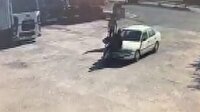 Şaka gibi kaza... Araçtan indirdiği adama böyle çarptı