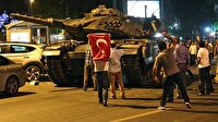 Darbeciler yaralı vatandaşı tekmelemiş