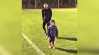Yıldız futbolcu oğlunu ağlatana kadar bacak arası attı
