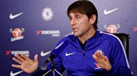 Conte'ye basın toplantısında şok hediye