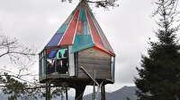 Ağaç evini turistlere açtı