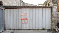Çöp dolu garajı ev yaptı