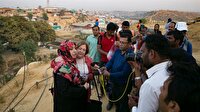 Nobel Ödüllü kadınlar Arakanlı Müslümanlar için Bangladeş'te