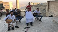 Çılgın berberden sıra gecesini aratmayan hizmet
