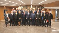 Bankacılarla sıkı temas