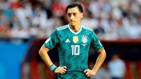 Dışişleri Bakanı Çavuşoğlu Mesut Özil'le telefonda görüştü