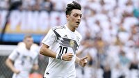 Merkel'den Mesut Özil açıklaması