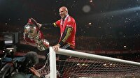11 maçta 12 kupa kazandı futbolu bıraktı