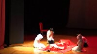 Kur'an kursu öğrencilerinden Ömer Halisdemir konulu tiyatro oyunu