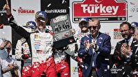 Şampiyonlara kupaları Erdoğan verdi