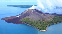 Endonezya'daki yanardağı iki günde 44 kez patladı