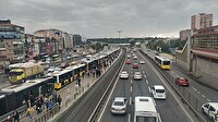 Metrobüs arıza yaptı: Seferler durdu