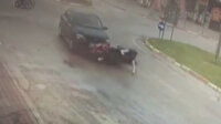 Otomobil ile motosiklet böyle çarpıştı