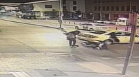 Beyoğlu’nda gasp ettiği turist çifti taksiden attı