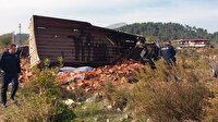 Kamyon işçilerin üzerine devrildi: 4 yaralı