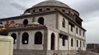 Cami inşaatındaki kabloları yakıp bakır telleri çaldılar