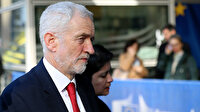 İngiltere'de cami ziyaret eden Corbyn'e yumurtalı saldırı