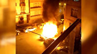 Kağıthane'de otomobil bir anda alev topuna döndü