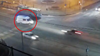 Çarptığı ambulansı havaya kaldırdı