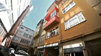 Üzerine halı düşen motosikletli neye uğradığını şaşırdı