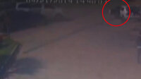 Otomobili yıkamaya hazırlanan adama kaza yapan araçlar çarptı