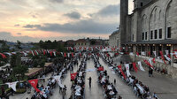 Fatih Camii'nde binlerce kişi oruç açtı