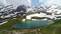 Dağların arasındaki krater gölleri cezbediyor