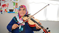 Keman çalma hayalini 58 yaşında gerçekleştirdi