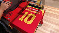 Ronaldinho 39 yaşında futbola geri dönüyor