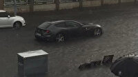 Milyon liralık lüks Ferrari Caddebostan'da suda mahsur kaldı