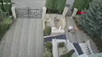Bombalı paketi açan rektörün eli koptu