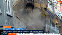 Hasar gören 3 bina kepçelerle yıkıldı