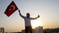 Tel Abyad teröristlerden temizlendi: Halk ellerinde Türk bayraklarıyla ilçede turlar attı