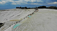 Pamukkale’nin eşsiz güzelliğiyle baş döndürüyor