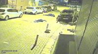 İstanbul Kağıthane'de motosiklet araca çarparak takla attı: Kazayı gören mahalleli sokağa döküldü