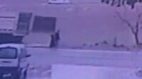 Kamyon dorsesinin kapağı, eşiyle birlikte yürüyen kadını hayattan kopardı