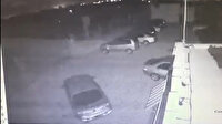 Arnavutluk'taki deprem anında araçlar beşik gibi sallandı