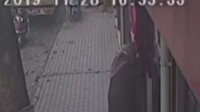 Yaşlı kadının bayrak sevgisi