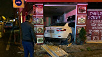 Otomobil lokantaya daldı