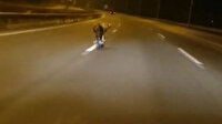 Motosiklet sürücüsünden trafikte tehlikeli hareketler