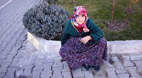 Bir haftada eşini kanserden kaybetti, evi yandı, 78 yaşında yarı felç sokakta kaldı
