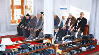 Oturaklar kalksın tabureler kalsın