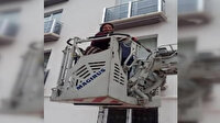 Evde kilitli kalan yaşlı kadını itfaiye kurtardı
