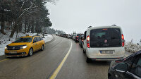 Uludağ'a tatilci akını: 5 kilometre araç kuyruğu oluştu