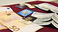 Altın euro ve doları üçe katladı