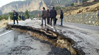 Aşırı yağışlar yolu çökertti