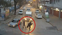 Jandarma yaşlı adamı sırtına alıp yolun karşısına taşıdı